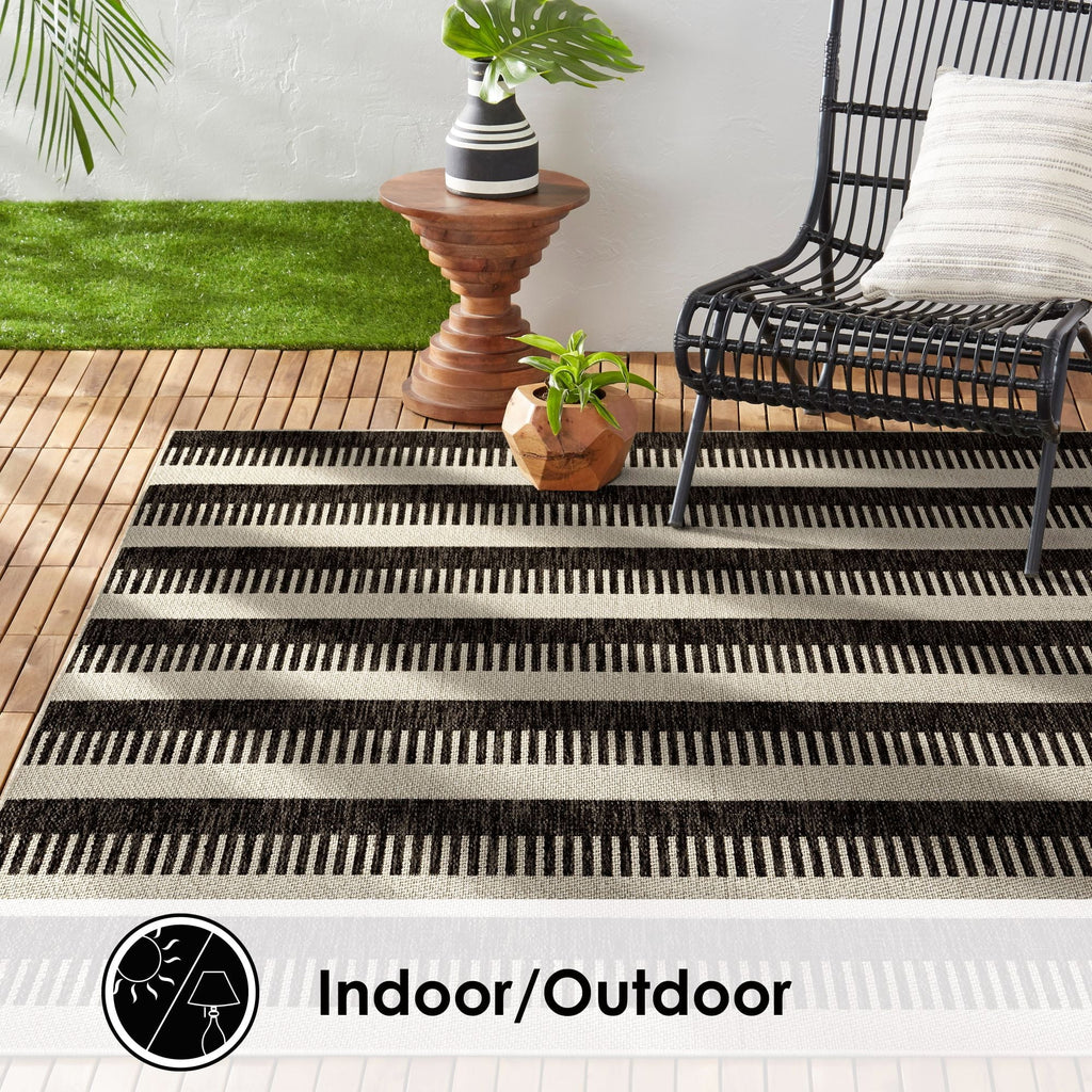New Modern 5'2"x7'2" Patio York Rug, Miller Indoor/exterior Country Black/Grey, Striped Nicole Area Charlotte