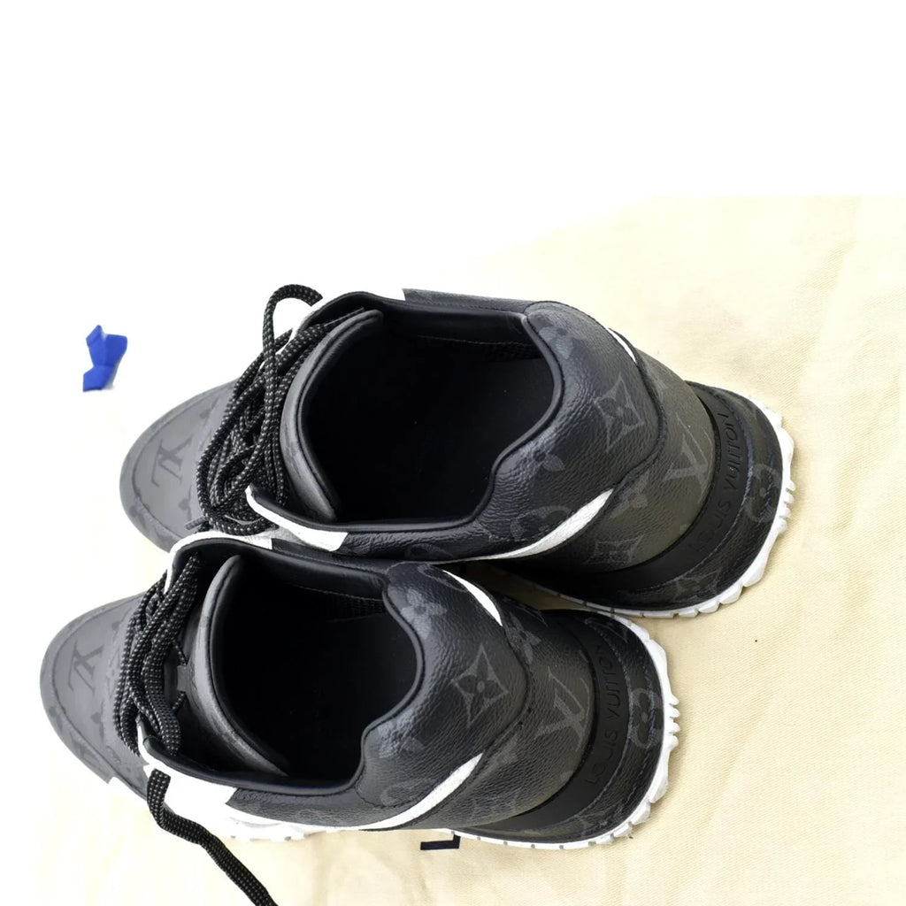 US Bicolor 9-9 Runaway Sneakers Pre-owned Monogram