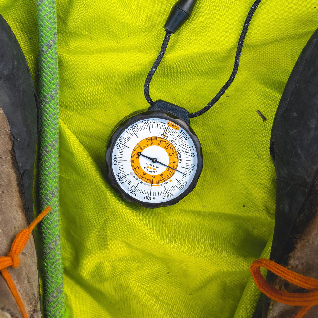 climate-Trend with Altitude Feet Battery-Free Reads from Sun 15,000 to Indicator Barometer Lanyard Ascent and Altimeter 0 | Case | Altimeter - Company and Rugged Aluminum Reflective
